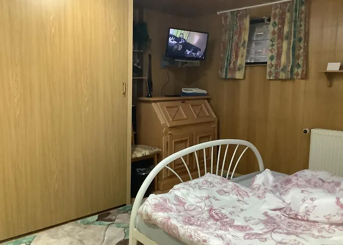 Schoenes Doppelbettzimmer Im Untergeschoss Inkl Parkplatz Nach Verfuegbarkeit