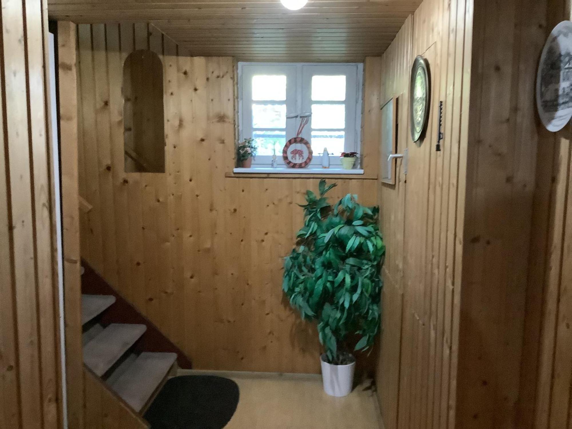 Séjour chez l'habitant Schoenes Doppelbettzimmer Im Untergeschoss Inkl Parkplatz Nach Verfuegbarkeit